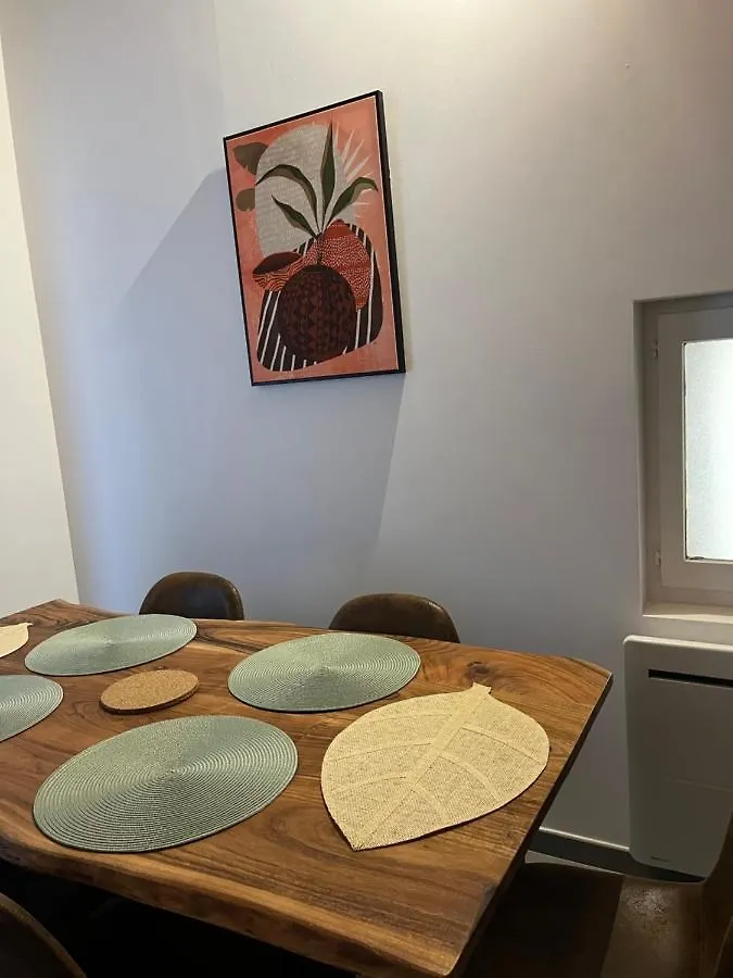 Les Vans - Charmant Appartement Au Coeur Du Village Les Vans